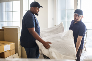 Find Movers: Hiring A Moving Company vs. Do It Yourself